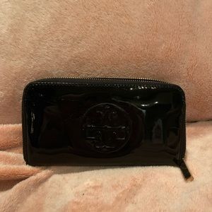 Tory Burch Paten leather long wallet